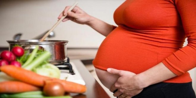 مواد غذایی که نباید در دوران بارداری مصرف کنید