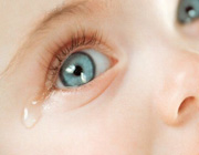 علل اشک ریزش خودبخودی کودک