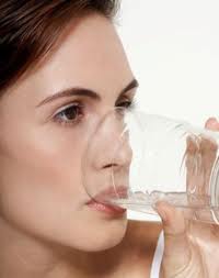 نوشيدن آب، عفونت ادراري را كاهش مي‌دهد